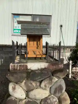 井高サイクル横の不明神社の本殿・本堂