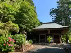 普門寺(切り絵御朱印発祥の寺)の山門