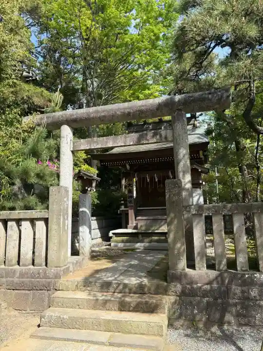 意富比神社の{uncategorized: "未分類", other: "その他", undefined: "問題あり", building: "その他建物", grave: "お墓", sacred_gate: "鳥居", guardian: "狛犬", statue: "像", buddha: "仏像", history: "歴史", nature: "自然", garden: "庭園", animal: "動物", pagoda: "塔", temizu: "手水舎", mountain_gate: "山門・神門", sanctuary: "本殿・本堂", subordinate: "末社・摂社", art: "芸術", scenery: "景色", jizo: "地蔵", ema: "絵馬", goshuin: "御朱印", omikuji: "おみくじ", items: "授与品その他", amulet: "お守り", goshuincho: "御朱印帳", eats: "食事", festival: "お祭り", votive_dance: "神楽", shichigosan: "七五三参", wedding: "結婚式", experience: "体験その他", initially: "初詣", around: "周辺", anti_infection: "感染症対策"}