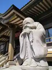 竜泉院の像