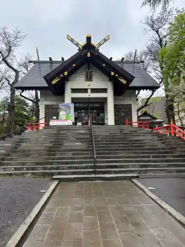 手稲神社の{uncategorized: "未分類", other: "その他", undefined: "問題あり", building: "その他建物", grave: "お墓", sacred_gate: "鳥居", guardian: "狛犬", statue: "像", buddha: "仏像", history: "歴史", nature: "自然", garden: "庭園", animal: "動物", pagoda: "塔", temizu: "手水舎", mountain_gate: "山門・神門", sanctuary: "本殿・本堂", subordinate: "末社・摂社", art: "芸術", scenery: "景色", jizo: "地蔵", ema: "絵馬", goshuin: "御朱印", omikuji: "おみくじ", items: "授与品その他", amulet: "お守り", goshuincho: "御朱印帳", eats: "食事", festival: "お祭り", votive_dance: "神楽", shichigosan: "七五三参", wedding: "結婚式", experience: "体験その他", initially: "初詣", around: "周辺", anti_infection: "感染症対策"}
