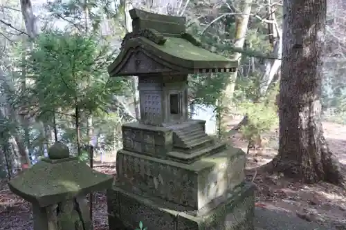 菅布祢神社の末社