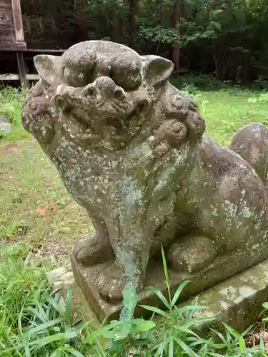 鬼死骸八幡神社の狛犬