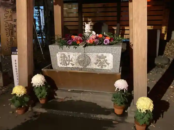 田無神社の手水舎