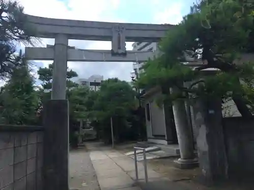 中田出世稲荷神社の鳥居