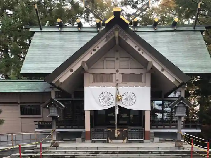白石神社の本殿・本堂