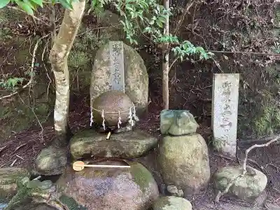 玉作湯神社の{uncategorized: "未分類", other: "その他", undefined: "問題あり", building: "その他建物", grave: "お墓", sacred_gate: "鳥居", guardian: "狛犬", statue: "像", buddha: "仏像", history: "歴史", nature: "自然", garden: "庭園", animal: "動物", pagoda: "塔", temizu: "手水舎", mountain_gate: "山門・神門", sanctuary: "本殿・本堂", subordinate: "末社・摂社", art: "芸術", scenery: "景色", jizo: "地蔵", ema: "絵馬", goshuin: "御朱印", omikuji: "おみくじ", items: "授与品その他", amulet: "お守り", goshuincho: "御朱印帳", eats: "食事", festival: "お祭り", votive_dance: "神楽", shichigosan: "七五三参", wedding: "結婚式", experience: "体験その他", initially: "初詣", around: "周辺", anti_infection: "感染症対策"}