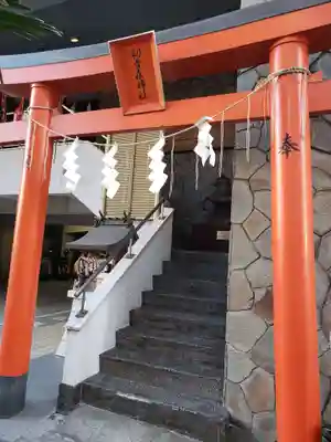 初音森神社の鳥居