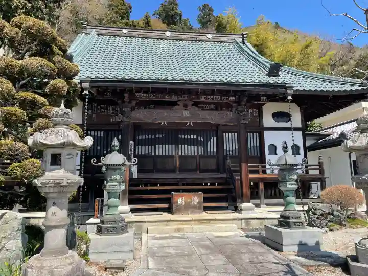 慈眼寺の{uncategorized: "未分類", other: "その他", undefined: "問題あり", building: "その他建物", grave: "お墓", sacred_gate: "鳥居", guardian: "狛犬", statue: "像", buddha: "仏像", history: "歴史", nature: "自然", garden: "庭園", animal: "動物", pagoda: "塔", temizu: "手水舎", mountain_gate: "山門・神門", sanctuary: "本殿・本堂", subordinate: "末社・摂社", art: "芸術", scenery: "景色", jizo: "地蔵", ema: "絵馬", goshuin: "御朱印", omikuji: "おみくじ", items: "授与品その他", amulet: "お守り", goshuincho: "御朱印帳", eats: "食事", festival: "お祭り", votive_dance: "神楽", shichigosan: "七五三参", wedding: "結婚式", experience: "体験その他", initially: "初詣", around: "周辺", anti_infection: "感染症対策"}
