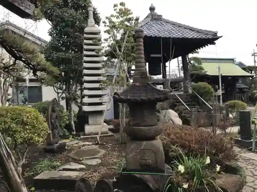 良忠寺の塔