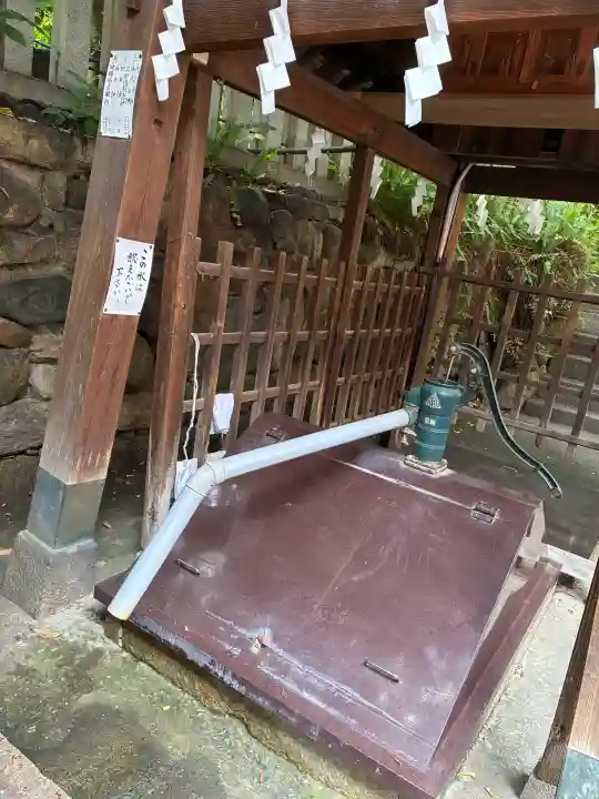 産湯稲荷神社の{uncategorized: "未分類", other: "その他", undefined: "問題あり", building: "その他建物", grave: "お墓", sacred_gate: "鳥居", guardian: "狛犬", statue: "像", buddha: "仏像", history: "歴史", nature: "自然", garden: "庭園", animal: "動物", pagoda: "塔", temizu: "手水舎", mountain_gate: "山門・神門", sanctuary: "本殿・本堂", subordinate: "末社・摂社", art: "芸術", scenery: "景色", jizo: "地蔵", ema: "絵馬", goshuin: "御朱印", omikuji: "おみくじ", items: "授与品その他", amulet: "お守り", goshuincho: "御朱印帳", eats: "食事", festival: "お祭り", votive_dance: "神楽", shichigosan: "七五三参", wedding: "結婚式", experience: "体験その他", initially: "初詣", around: "周辺", anti_infection: "感染症対策"}