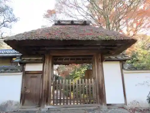 安楽寺の山門