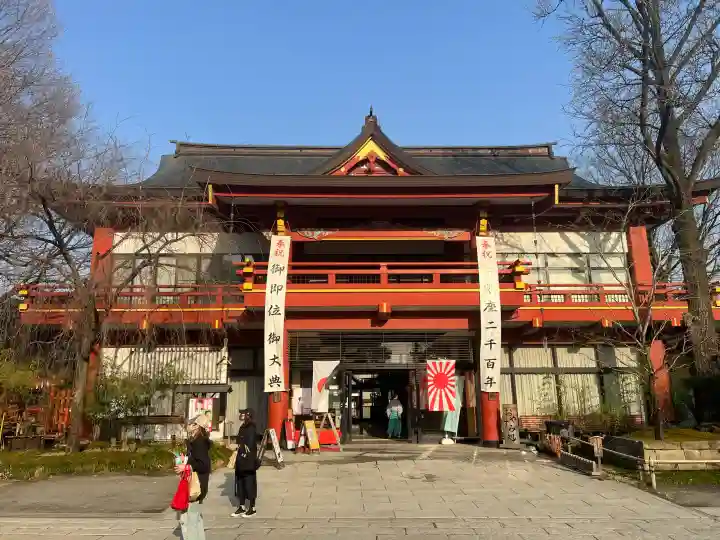 秩父神社の{uncategorized: "未分類", other: "その他", undefined: "問題あり", building: "その他建物", grave: "お墓", sacred_gate: "鳥居", guardian: "狛犬", statue: "像", buddha: "仏像", history: "歴史", nature: "自然", garden: "庭園", animal: "動物", pagoda: "塔", temizu: "手水舎", mountain_gate: "山門・神門", sanctuary: "本殿・本堂", subordinate: "末社・摂社", art: "芸術", scenery: "景色", jizo: "地蔵", ema: "絵馬", goshuin: "御朱印", omikuji: "おみくじ", items: "授与品その他", amulet: "お守り", goshuincho: "御朱印帳", eats: "食事", festival: "お祭り", votive_dance: "神楽", shichigosan: "七五三参", wedding: "結婚式", experience: "体験その他", initially: "初詣", around: "周辺", anti_infection: "感染症対策"}