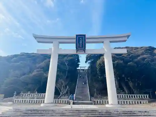 大洗磯前神社の{uncategorized: "未分類", other: "その他", undefined: "問題あり", building: "その他建物", grave: "お墓", sacred_gate: "鳥居", guardian: "狛犬", statue: "像", buddha: "仏像", history: "歴史", nature: "自然", garden: "庭園", animal: "動物", pagoda: "塔", temizu: "手水舎", mountain_gate: "山門・神門", sanctuary: "本殿・本堂", subordinate: "末社・摂社", art: "芸術", scenery: "景色", jizo: "地蔵", ema: "絵馬", goshuin: "御朱印", omikuji: "おみくじ", items: "授与品その他", amulet: "お守り", goshuincho: "御朱印帳", eats: "食事", festival: "お祭り", votive_dance: "神楽", shichigosan: "七五三参", wedding: "結婚式", experience: "体験その他", initially: "初詣", around: "周辺", anti_infection: "感染症対策"}