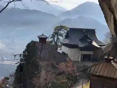 宝珠山 立石寺の本殿・本堂