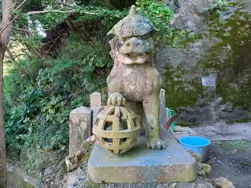 小湊神社の狛犬