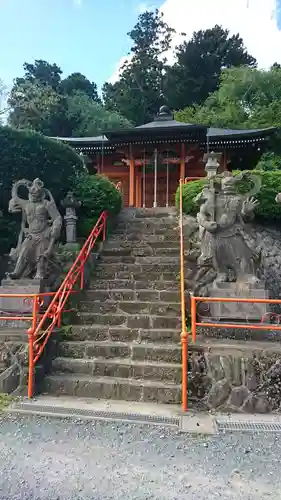 観音寺の像