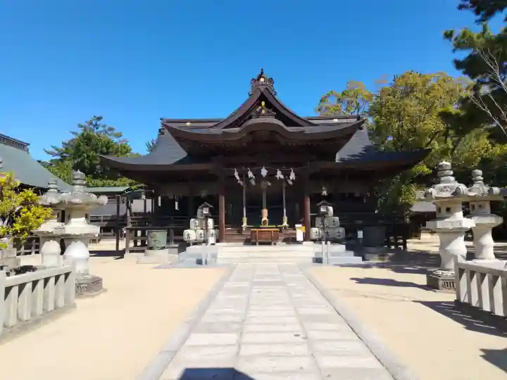 白鳥神社の{uncategorized: "未分類", other: "その他", undefined: "問題あり", building: "その他建物", grave: "お墓", sacred_gate: "鳥居", guardian: "狛犬", statue: "像", buddha: "仏像", history: "歴史", nature: "自然", garden: "庭園", animal: "動物", pagoda: "塔", temizu: "手水舎", mountain_gate: "山門・神門", sanctuary: "本殿・本堂", subordinate: "末社・摂社", art: "芸術", scenery: "景色", jizo: "地蔵", ema: "絵馬", goshuin: "御朱印", omikuji: "おみくじ", items: "授与品その他", amulet: "お守り", goshuincho: "御朱印帳", eats: "食事", festival: "お祭り", votive_dance: "神楽", shichigosan: "七五三参", wedding: "結婚式", experience: "体験その他", initially: "初詣", around: "周辺", anti_infection: "感染症対策"}