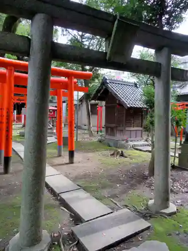 三囲神社の鳥居