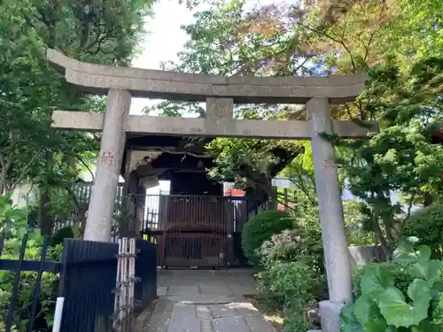 白山神社の末社