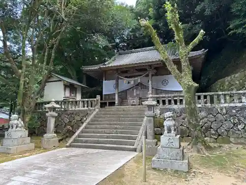 鉾島神社の本殿・本堂