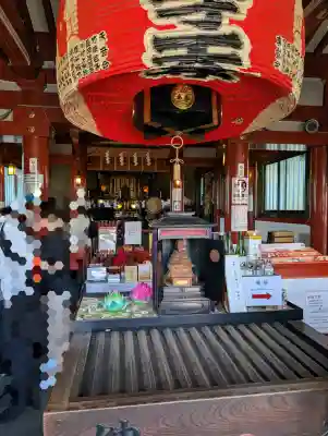 寛永寺不忍池弁天堂の{uncategorized: "未分類", other: "その他", undefined: "問題あり", building: "その他建物", grave: "お墓", sacred_gate: "鳥居", guardian: "狛犬", statue: "像", buddha: "仏像", history: "歴史", nature: "自然", garden: "庭園", animal: "動物", pagoda: "塔", temizu: "手水舎", mountain_gate: "山門・神門", sanctuary: "本殿・本堂", subordinate: "末社・摂社", art: "芸術", scenery: "景色", jizo: "地蔵", ema: "絵馬", goshuin: "御朱印", omikuji: "おみくじ", items: "授与品その他", amulet: "お守り", goshuincho: "御朱印帳", eats: "食事", festival: "お祭り", votive_dance: "神楽", shichigosan: "七五三参", wedding: "結婚式", experience: "体験その他", initially: "初詣", around: "周辺", anti_infection: "感染症対策"}