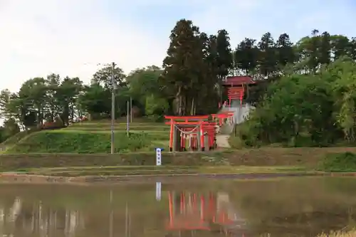 高屋敷稲荷神社の景色