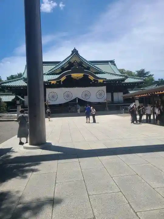靖國神社の{uncategorized: "未分類", other: "その他", undefined: "問題あり", building: "その他建物", grave: "お墓", sacred_gate: "鳥居", guardian: "狛犬", statue: "像", buddha: "仏像", history: "歴史", nature: "自然", garden: "庭園", animal: "動物", pagoda: "塔", temizu: "手水舎", mountain_gate: "山門・神門", sanctuary: "本殿・本堂", subordinate: "末社・摂社", art: "芸術", scenery: "景色", jizo: "地蔵", ema: "絵馬", goshuin: "御朱印", omikuji: "おみくじ", items: "授与品その他", amulet: "お守り", goshuincho: "御朱印帳", eats: "食事", festival: "お祭り", votive_dance: "神楽", shichigosan: "七五三参", wedding: "結婚式", experience: "体験その他", initially: "初詣", around: "周辺", anti_infection: "感染症対策"}