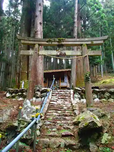 諏訪神社の鳥居