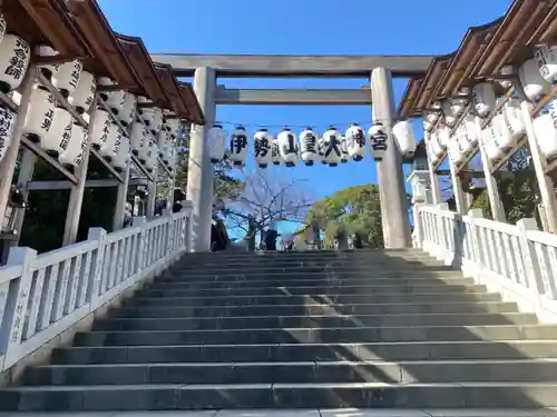 伊勢山皇大神宮の鳥居