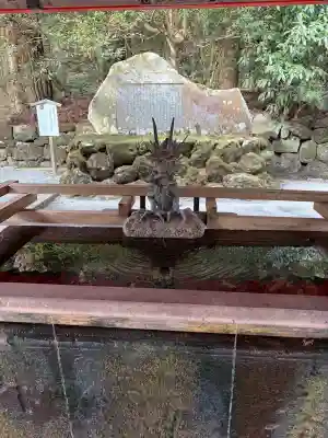 箱根神社の{uncategorized: "未分類", other: "その他", undefined: "問題あり", building: "その他建物", grave: "お墓", sacred_gate: "鳥居", guardian: "狛犬", statue: "像", buddha: "仏像", history: "歴史", nature: "自然", garden: "庭園", animal: "動物", pagoda: "塔", temizu: "手水舎", mountain_gate: "山門・神門", sanctuary: "本殿・本堂", subordinate: "末社・摂社", art: "芸術", scenery: "景色", jizo: "地蔵", ema: "絵馬", goshuin: "御朱印", omikuji: "おみくじ", items: "授与品その他", amulet: "お守り", goshuincho: "御朱印帳", eats: "食事", festival: "お祭り", votive_dance: "神楽", shichigosan: "七五三参", wedding: "結婚式", experience: "体験その他", initially: "初詣", around: "周辺", anti_infection: "感染症対策"}