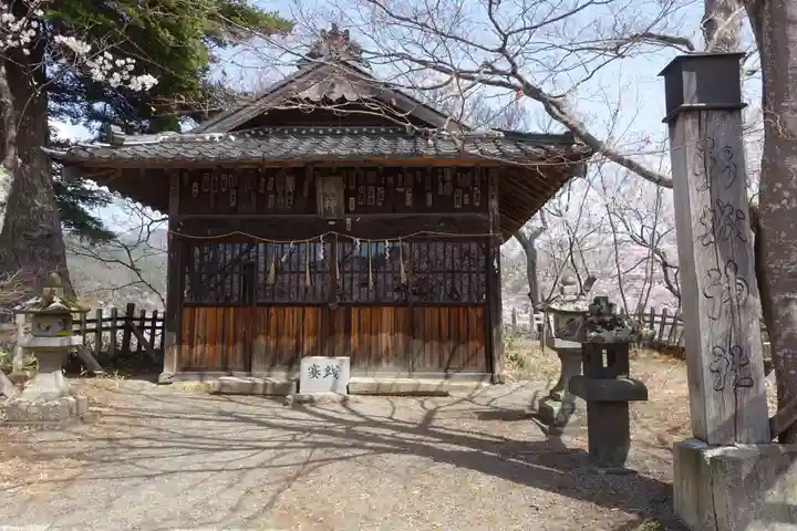 新城藤原神社の本殿・本堂
