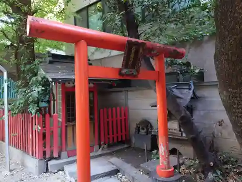 銀杏岡八幡神社の末社・摂社