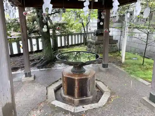 小名浜諏訪神社 ～海の鎮守様～の{uncategorized: "未分類", other: "その他", undefined: "問題あり", building: "その他建物", grave: "お墓", sacred_gate: "鳥居", guardian: "狛犬", statue: "像", buddha: "仏像", history: "歴史", nature: "自然", garden: "庭園", animal: "動物", pagoda: "塔", temizu: "手水舎", mountain_gate: "山門・神門", sanctuary: "本殿・本堂", subordinate: "末社・摂社", art: "芸術", scenery: "景色", jizo: "地蔵", ema: "絵馬", goshuin: "御朱印", omikuji: "おみくじ", items: "授与品その他", amulet: "お守り", goshuincho: "御朱印帳", eats: "食事", festival: "お祭り", votive_dance: "神楽", shichigosan: "七五三参", wedding: "結婚式", experience: "体験その他", initially: "初詣", around: "周辺", anti_infection: "感染症対策"}