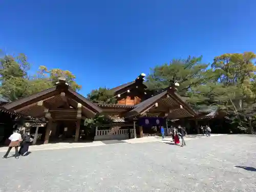 熱田神宮の{uncategorized: "未分類", other: "その他", undefined: "問題あり", building: "その他建物", grave: "お墓", sacred_gate: "鳥居", guardian: "狛犬", statue: "像", buddha: "仏像", history: "歴史", nature: "自然", garden: "庭園", animal: "動物", pagoda: "塔", temizu: "手水舎", mountain_gate: "山門・神門", sanctuary: "本殿・本堂", subordinate: "末社・摂社", art: "芸術", scenery: "景色", jizo: "地蔵", ema: "絵馬", goshuin: "御朱印", omikuji: "おみくじ", items: "授与品その他", amulet: "お守り", goshuincho: "御朱印帳", eats: "食事", festival: "お祭り", votive_dance: "神楽", shichigosan: "七五三参", wedding: "結婚式", experience: "体験その他", initially: "初詣", around: "周辺", anti_infection: "感染症対策"}