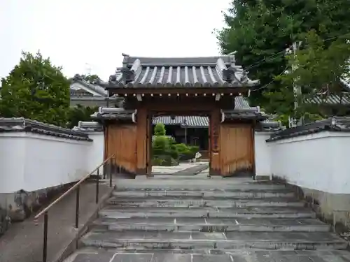 向原寺の山門