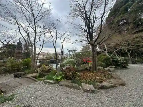 貫井神社の{uncategorized: "未分類", other: "その他", undefined: "問題あり", building: "その他建物", grave: "お墓", sacred_gate: "鳥居", guardian: "狛犬", statue: "像", buddha: "仏像", history: "歴史", nature: "自然", garden: "庭園", animal: "動物", pagoda: "塔", temizu: "手水舎", mountain_gate: "山門・神門", sanctuary: "本殿・本堂", subordinate: "末社・摂社", art: "芸術", scenery: "景色", jizo: "地蔵", ema: "絵馬", goshuin: "御朱印", omikuji: "おみくじ", items: "授与品その他", amulet: "お守り", goshuincho: "御朱印帳", eats: "食事", festival: "お祭り", votive_dance: "神楽", shichigosan: "七五三参", wedding: "結婚式", experience: "体験その他", initially: "初詣", around: "周辺", anti_infection: "感染症対策"}