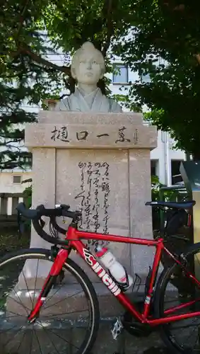 千束稲荷神社の像