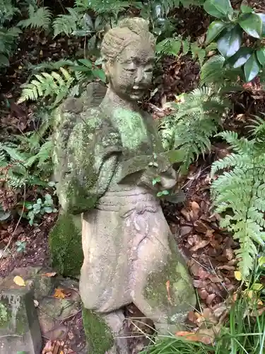 諸大明神社の像