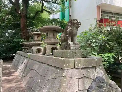 諏訪神社の狛犬