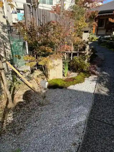 遍照寺の{uncategorized: "未分類", other: "その他", undefined: "問題あり", building: "その他建物", grave: "お墓", sacred_gate: "鳥居", guardian: "狛犬", statue: "像", buddha: "仏像", history: "歴史", nature: "自然", garden: "庭園", animal: "動物", pagoda: "塔", temizu: "手水舎", mountain_gate: "山門・神門", sanctuary: "本殿・本堂", subordinate: "末社・摂社", art: "芸術", scenery: "景色", jizo: "地蔵", ema: "絵馬", goshuin: "御朱印", omikuji: "おみくじ", items: "授与品その他", amulet: "お守り", goshuincho: "御朱印帳", eats: "食事", festival: "お祭り", votive_dance: "神楽", shichigosan: "七五三参", wedding: "結婚式", experience: "体験その他", initially: "初詣", around: "周辺", anti_infection: "感染症対策"}