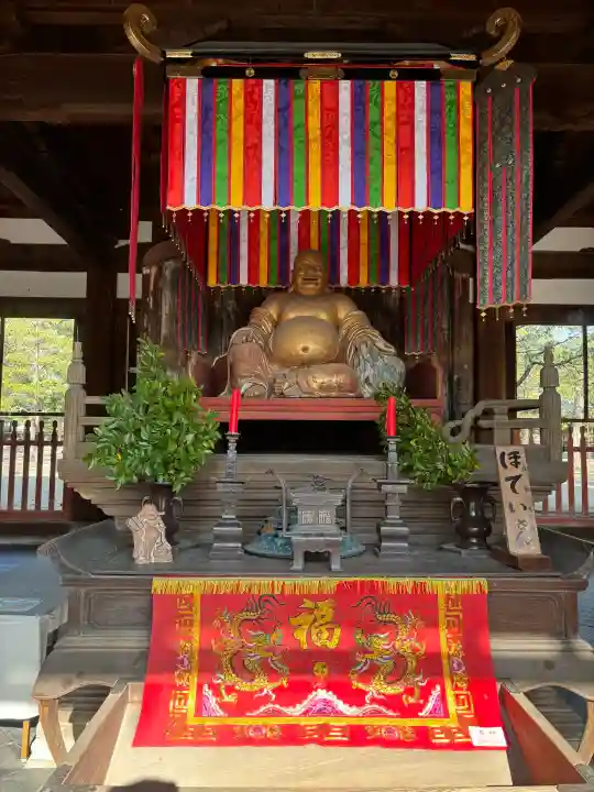 萬福寺の{uncategorized: "未分類", other: "その他", undefined: "問題あり", building: "その他建物", grave: "お墓", sacred_gate: "鳥居", guardian: "狛犬", statue: "像", buddha: "仏像", history: "歴史", nature: "自然", garden: "庭園", animal: "動物", pagoda: "塔", temizu: "手水舎", mountain_gate: "山門・神門", sanctuary: "本殿・本堂", subordinate: "末社・摂社", art: "芸術", scenery: "景色", jizo: "地蔵", ema: "絵馬", goshuin: "御朱印", omikuji: "おみくじ", items: "授与品その他", amulet: "お守り", goshuincho: "御朱印帳", eats: "食事", festival: "お祭り", votive_dance: "神楽", shichigosan: "七五三参", wedding: "結婚式", experience: "体験その他", initially: "初詣", around: "周辺", anti_infection: "感染症対策"}