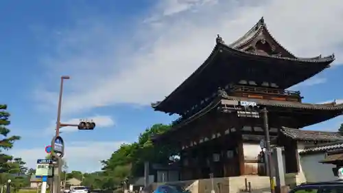 仁和寺の山門