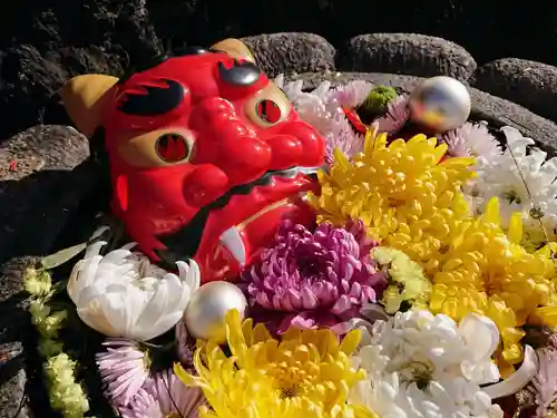 埼玉厄除け開運大師・龍泉寺（切り絵御朱印発祥の寺）の手水舎