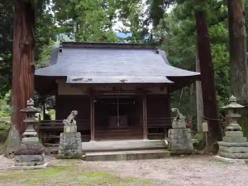 石楯尾神社の本殿