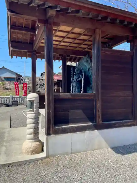 はね瀧道了尊の{uncategorized: "未分類", other: "その他", undefined: "問題あり", building: "その他建物", grave: "お墓", sacred_gate: "鳥居", guardian: "狛犬", statue: "像", buddha: "仏像", history: "歴史", nature: "自然", garden: "庭園", animal: "動物", pagoda: "塔", temizu: "手水舎", mountain_gate: "山門・神門", sanctuary: "本殿・本堂", subordinate: "末社・摂社", art: "芸術", scenery: "景色", jizo: "地蔵", ema: "絵馬", goshuin: "御朱印", omikuji: "おみくじ", items: "授与品その他", amulet: "お守り", goshuincho: "御朱印帳", eats: "食事", festival: "お祭り", votive_dance: "神楽", shichigosan: "七五三参", wedding: "結婚式", experience: "体験その他", initially: "初詣", around: "周辺", anti_infection: "感染症対策"}