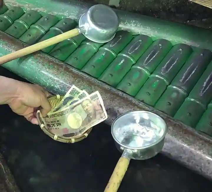 銭洗弁財天宇賀福神社の手水舎