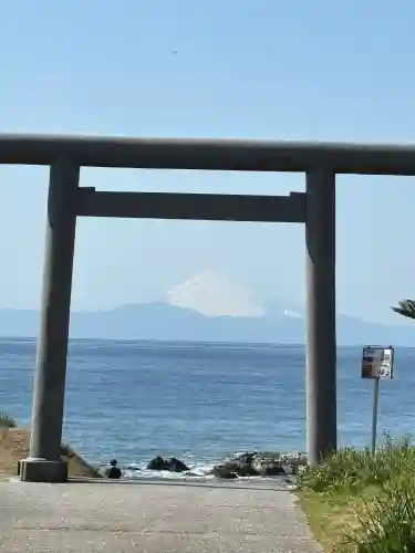 洲崎神社の{uncategorized: "未分類", other: "その他", undefined: "問題あり", building: "その他建物", grave: "お墓", sacred_gate: "鳥居", guardian: "狛犬", statue: "像", buddha: "仏像", history: "歴史", nature: "自然", garden: "庭園", animal: "動物", pagoda: "塔", temizu: "手水舎", mountain_gate: "山門・神門", sanctuary: "本殿・本堂", subordinate: "末社・摂社", art: "芸術", scenery: "景色", jizo: "地蔵", ema: "絵馬", goshuin: "御朱印", omikuji: "おみくじ", items: "授与品その他", amulet: "お守り", goshuincho: "御朱印帳", eats: "食事", festival: "お祭り", votive_dance: "神楽", shichigosan: "七五三参", wedding: "結婚式", experience: "体験その他", initially: "初詣", around: "周辺", anti_infection: "感染症対策"}