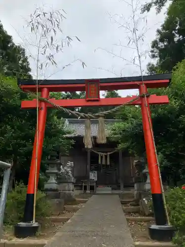 耳守神社の{uncategorized: "未分類", other: "その他", undefined: "問題あり", building: "その他建物", grave: "お墓", sacred_gate: "鳥居", guardian: "狛犬", statue: "像", buddha: "仏像", history: "歴史", nature: "自然", garden: "庭園", animal: "動物", pagoda: "塔", temizu: "手水舎", mountain_gate: "山門・神門", sanctuary: "本殿・本堂", subordinate: "末社・摂社", art: "芸術", scenery: "景色", jizo: "地蔵", ema: "絵馬", goshuin: "御朱印", omikuji: "おみくじ", items: "授与品その他", amulet: "お守り", goshuincho: "御朱印帳", eats: "食事", festival: "お祭り", votive_dance: "神楽", shichigosan: "七五三参", wedding: "結婚式", experience: "体験その他", initially: "初詣", around: "周辺", anti_infection: "感染症対策"}