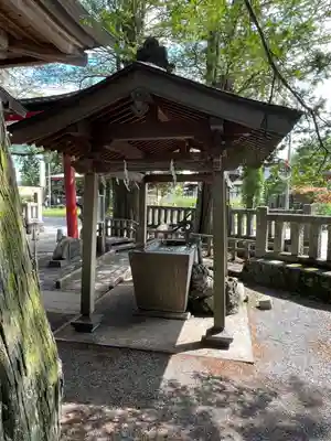 淺間神社（忍野八海）の手水舎